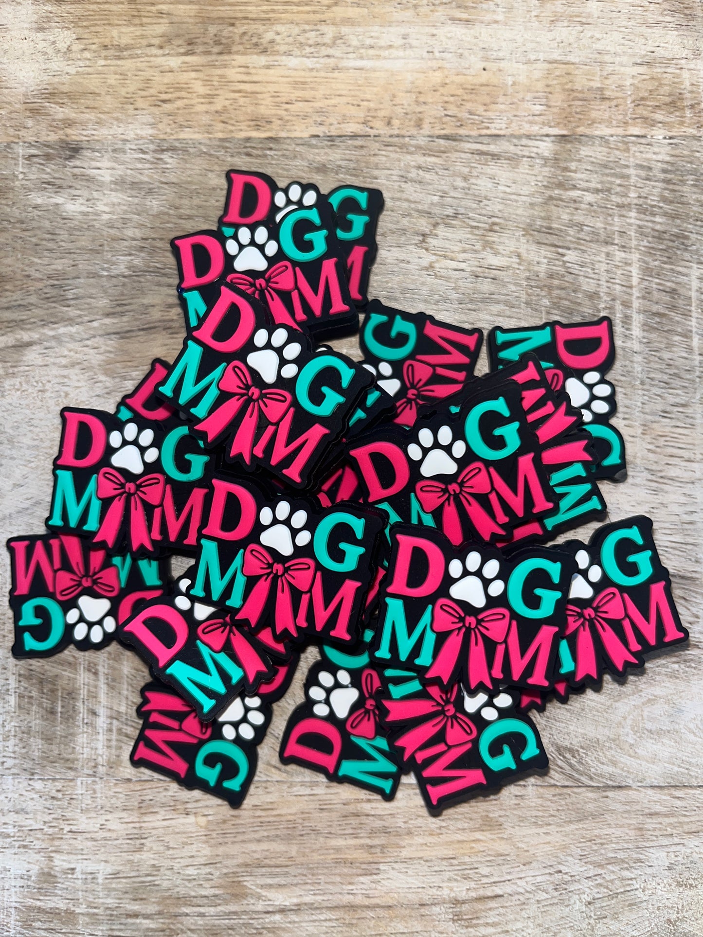 Dog Mom w/Bow Focal