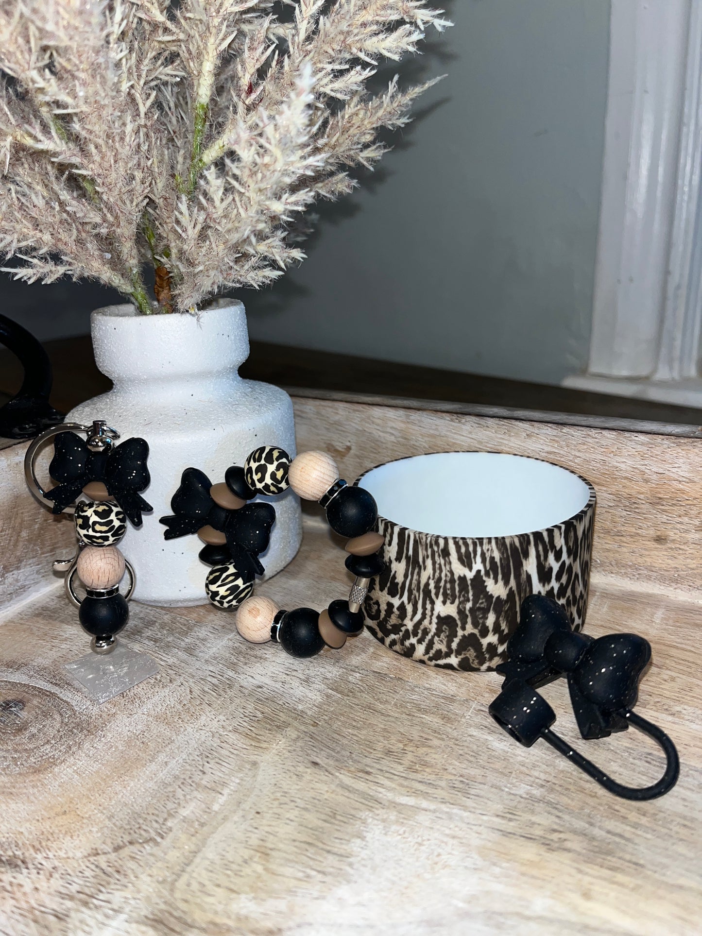 Leopard Bow Tumbler Set