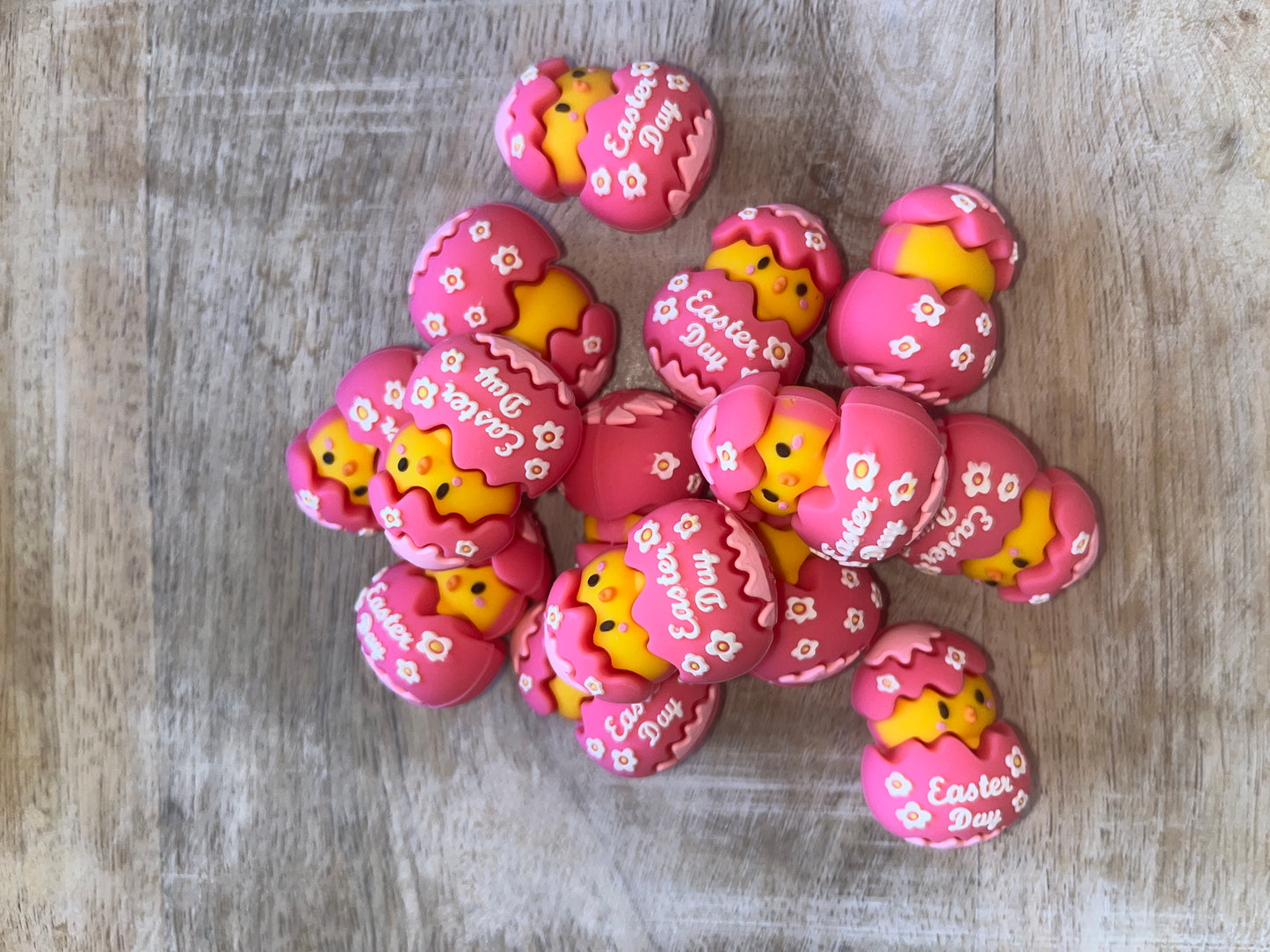 3D Chick In A Egg Focal