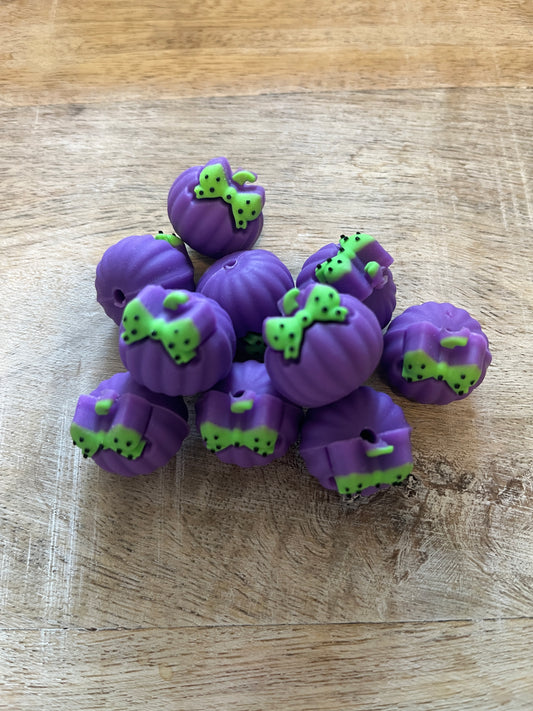 3D Purple Pumpkin w/Bow Focal