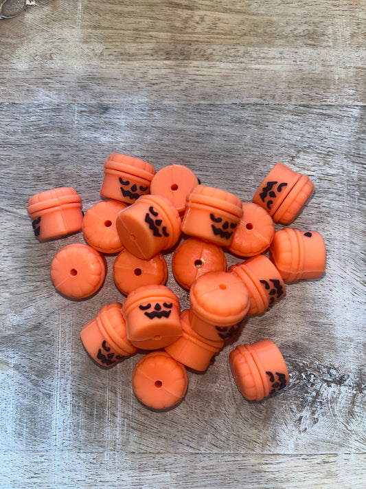 3D Orange Halloween Bucket Focal